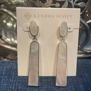 New! Kendra Scott Ivory Pearl Carson Earrings